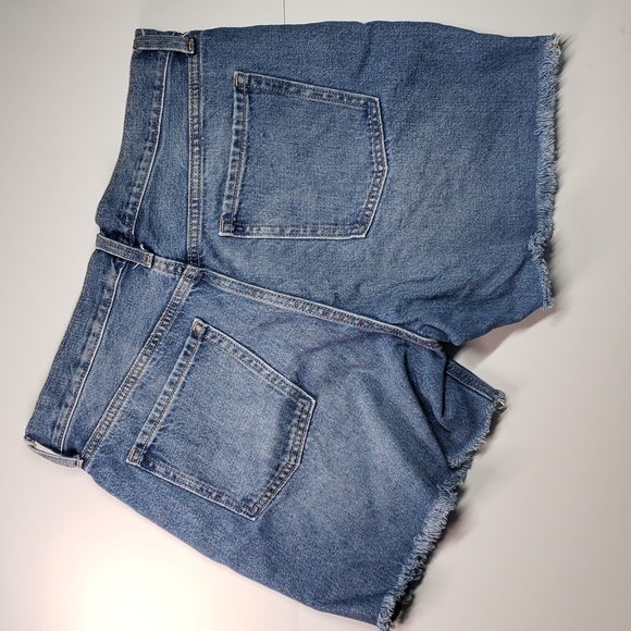 Old Navy High-Waisted Dad Jean Shorts - Picture 3 of 4